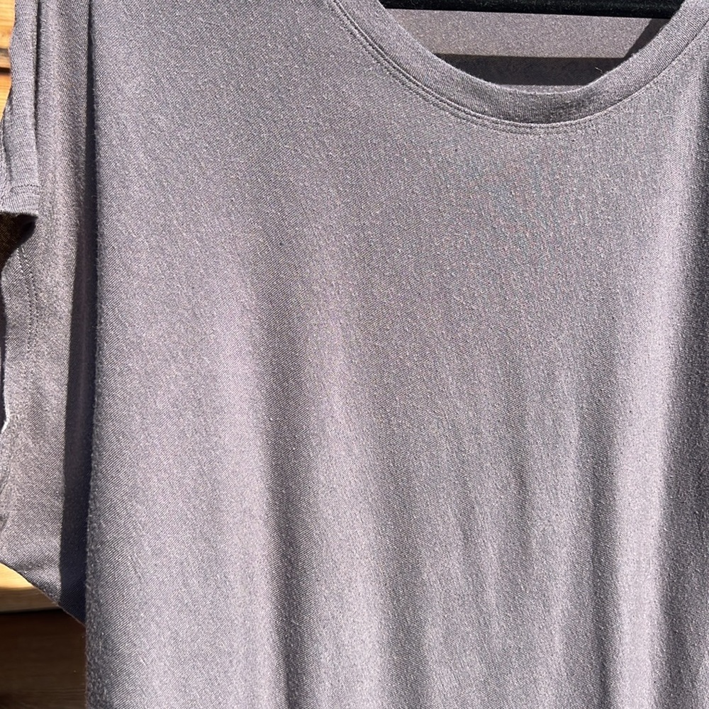 Athleta Threadlite ASYM Relaxed Asymmetrical Short Sleeve Jersey T-Shirt Small - Picture 7 of 15